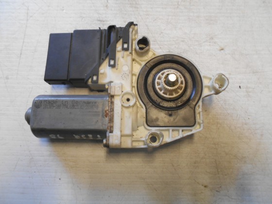 Motor Elevador Vidro Trz Esq VW Golf IV 1998 MEV132